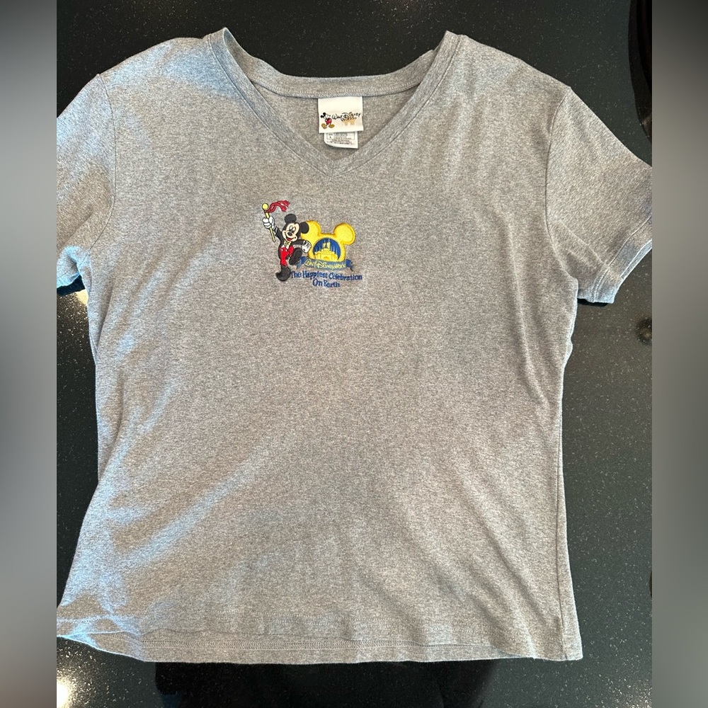 Walt Disney World vintage women’s tee shirt. Size large.